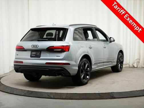 2025 Audi Q7 55 Premium Plus