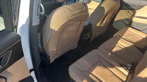 2024 Audi Q7 45 Premium