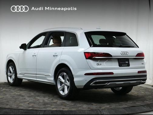 2024 Audi Q7 45 Premium