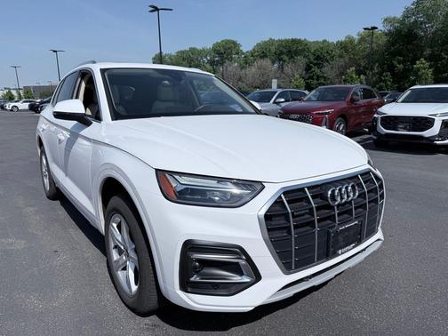 Ibis White 2023 Audi Q5 40 Premium