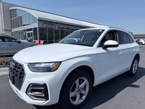 Ibis White 2023 Audi Q5 40 Premium