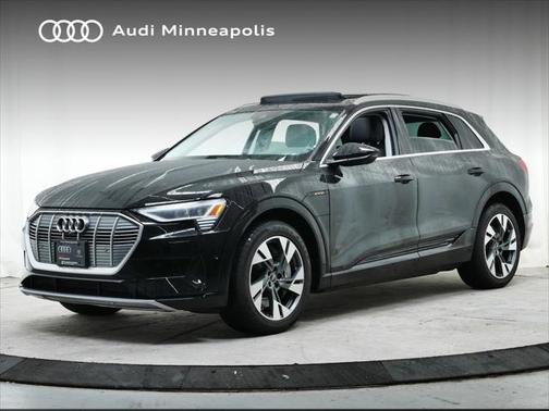 2022 Audi e-tron Premium Plus