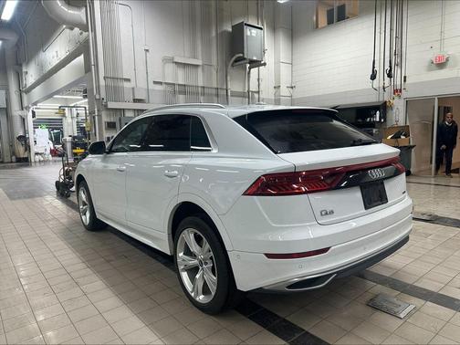 2023 Audi Q8 55 Premium Plus