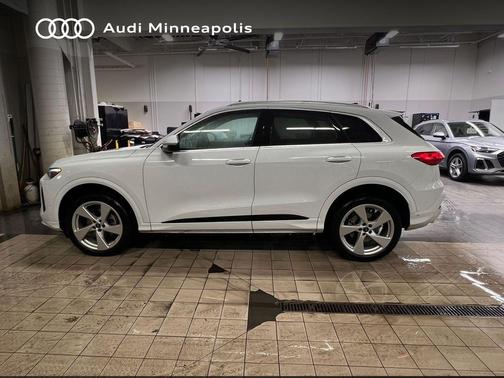 2025 Audi Q5 Premium Plus TFSI quattro S tronic