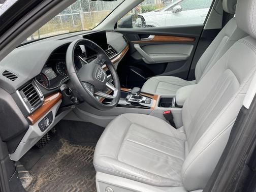 2022 Audi Q5 45 S line Premium