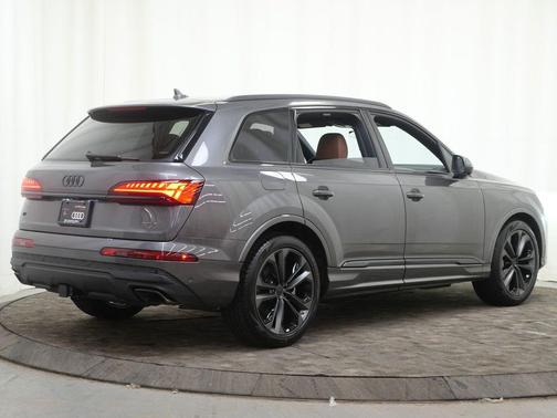 2026 Audi Q7 55 Premium Plus
