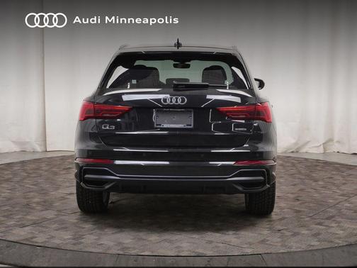 Mythos Black Metallic 2020 Audi Q3 45 S line Premium