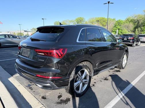 Mythos Black Metallic 2020 Audi Q3 45 S line Premium