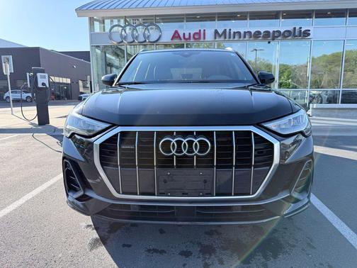 Mythos Black Metallic 2020 Audi Q3 45 S line Premium