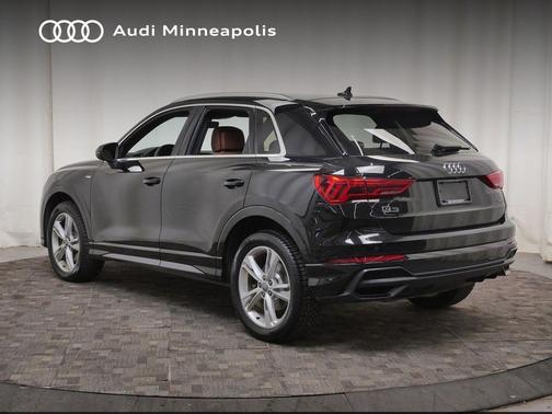 Mythos Black Metallic 2020 Audi Q3 45 S line Premium