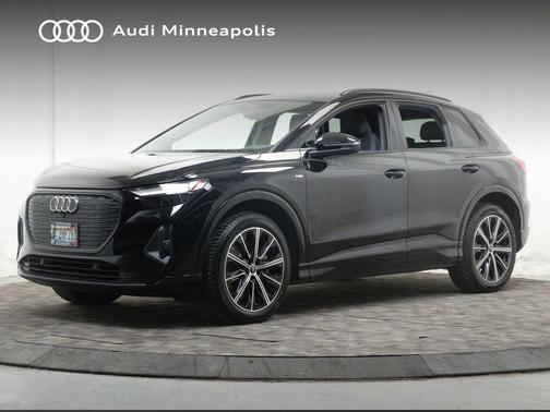 Mythos Black Metallic 2022 Audi e-tron Premium Plus