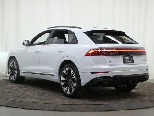 2026 Audi Q8 55 Premium Plus