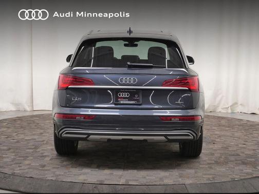 Manhattan Gray Metallic 2022 Audi Q5 40 Premium