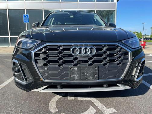 Mythos Black Metallic 2022 Audi Q5 45 S line Premium Plus