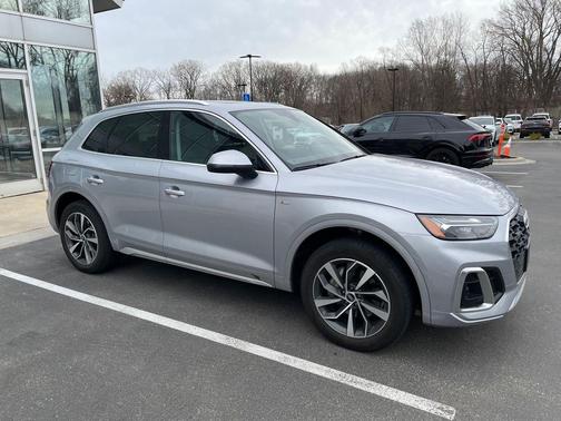 2023 Audi Q5 45 S line Premium