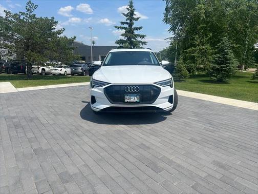2022 Audi e-tron Premium