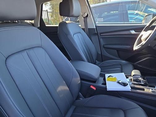2023 Audi Q5 45 S line Premium Plus
