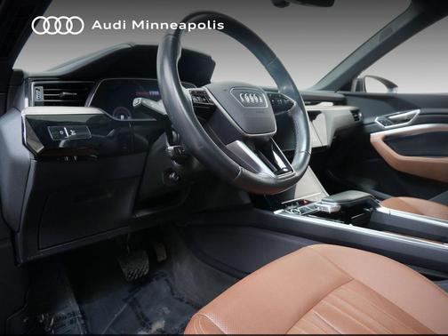 2024 Audi Q8 e-tron Premium Plus