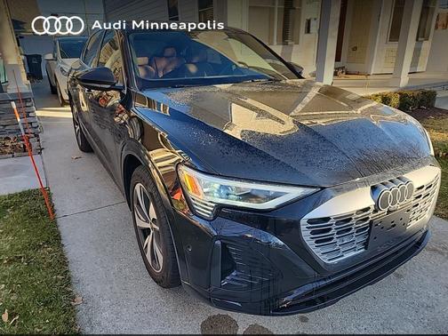 2024 Audi Q8 e-tron Premium Plus