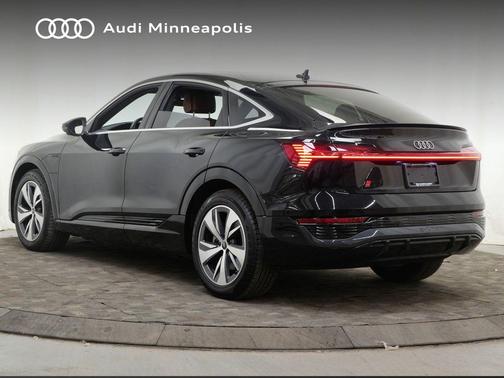 2024 Audi Q8 e-tron Premium Plus