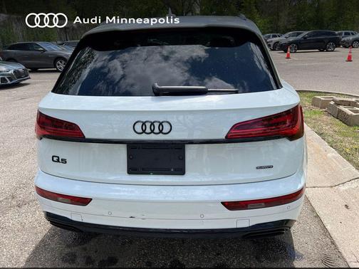 Glacier White Metallic 2023 Audi Q5 45 S line Premium Plus