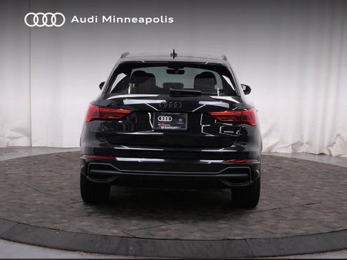 Mythos Black Metallic 2025 Audi Q3 Premium 45 TFSI S line quattro Tiptronic