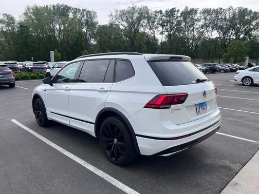 Pure White 2020 Volkswagen Tiguan 2.0T SE R-Line Black 4MOTION