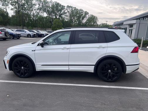Pure White 2020 Volkswagen Tiguan 2.0T SE R-Line Black 4MOTION