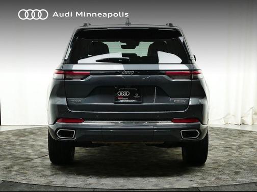 2022 Jeep Grand Cherokee Overland