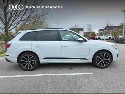 Glacier White Metallic 2023 Audi Q7 55 Prestige