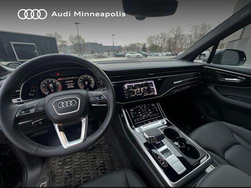 2025 Audi Q7 55 Premium Plus