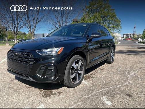 Mythos Black Metallic 2023 Audi Q5 45 S line Premium Plus