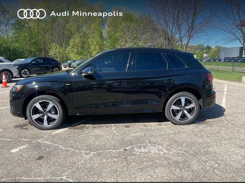 Mythos Black Metallic 2023 Audi Q5 45 S line Premium Plus