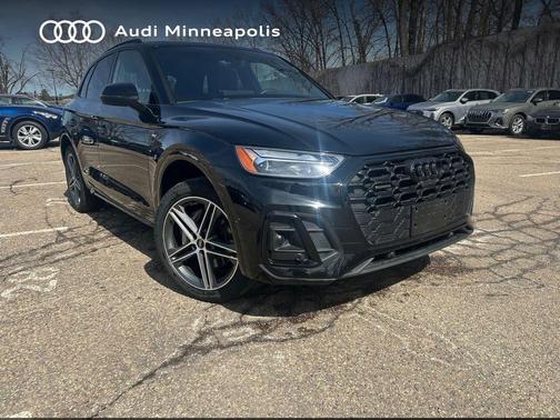 Mythos Black Metallic 2023 Audi Q5 e 55 S line Premium Plus