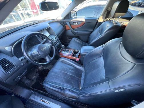 2015 INFINITI QX70 Base