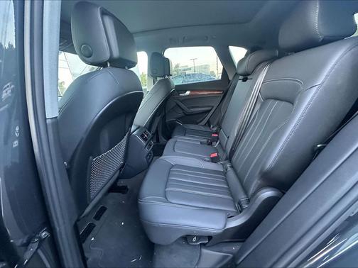 2023 Audi Q5 40 Premium Plus