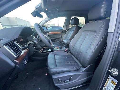 2023 Audi Q5 40 Premium Plus