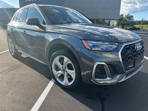 2022 Audi Q5 45 S line Premium Plus