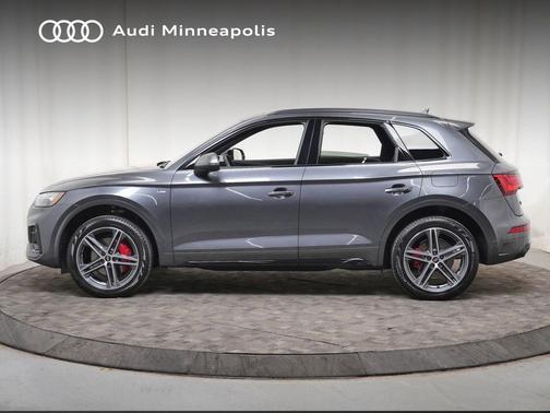 Daytona Gray Pearl 2025 Audi Q5 55 S line Premium Plus