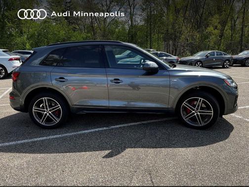 Daytona Gray Pearl 2025 Audi Q5 55 S line Premium Plus