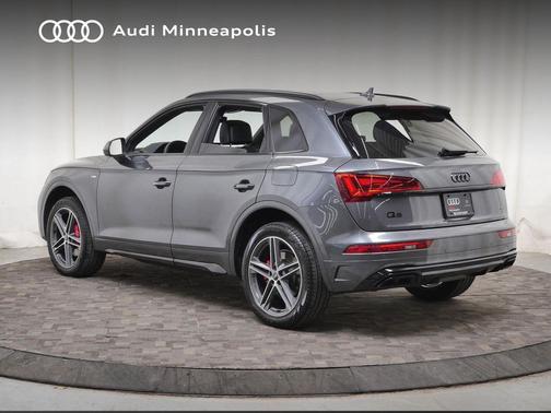 Daytona Gray Pearl 2025 Audi Q5 55 S line Premium Plus