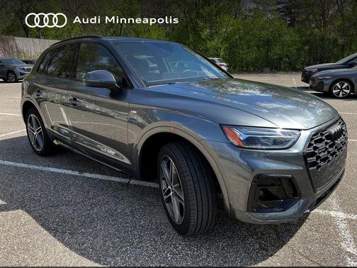 Daytona Gray Pearl 2025 Audi Q5 55 S line Premium Plus