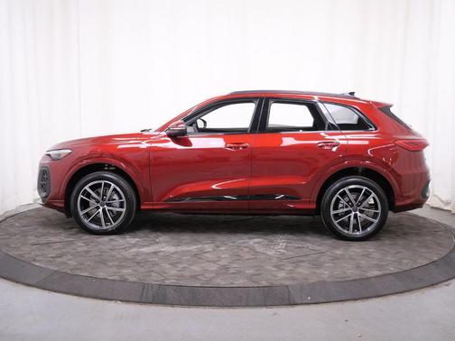 Grenadine Red Metallic 2026 Audi Q5 Premium Plus TFSI quattro S tronic