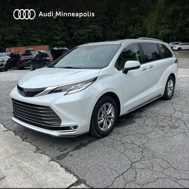 2022 Toyota Sienna Limited 7-Passenger