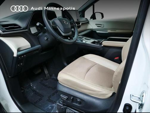 2022 Toyota Sienna Limited 7-Passenger