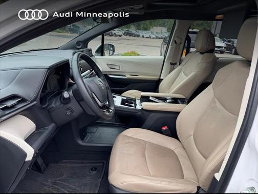 2022 Toyota Sienna Limited 7-Passenger