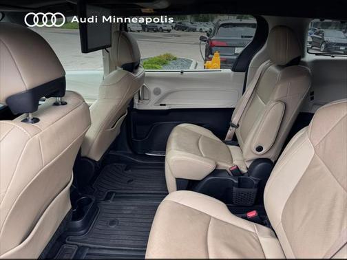 2022 Toyota Sienna Limited 7-Passenger