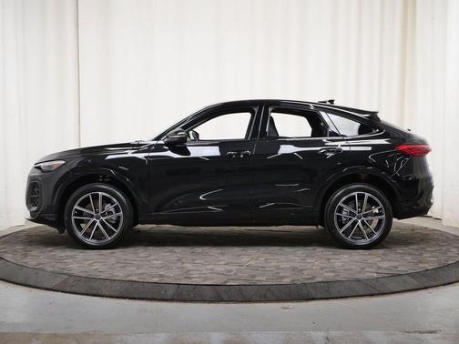 Mythos Black Metallic 2026 Audi Q5 Sportback Premium Plus TFSI quattro S tronic