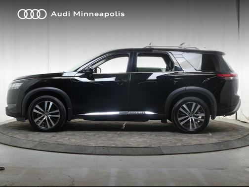 2023 Nissan Pathfinder Platinum 4WD