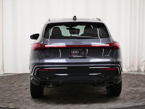 Tambora Gray Metallic 2026 Audi Q5 Premium Plus TFSI quattro S tronic
